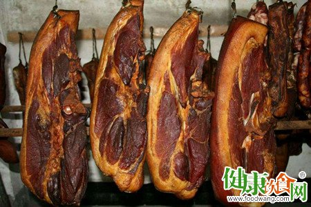 臘肉怎么做?冷水煮臘肉又嫩又“排毒”